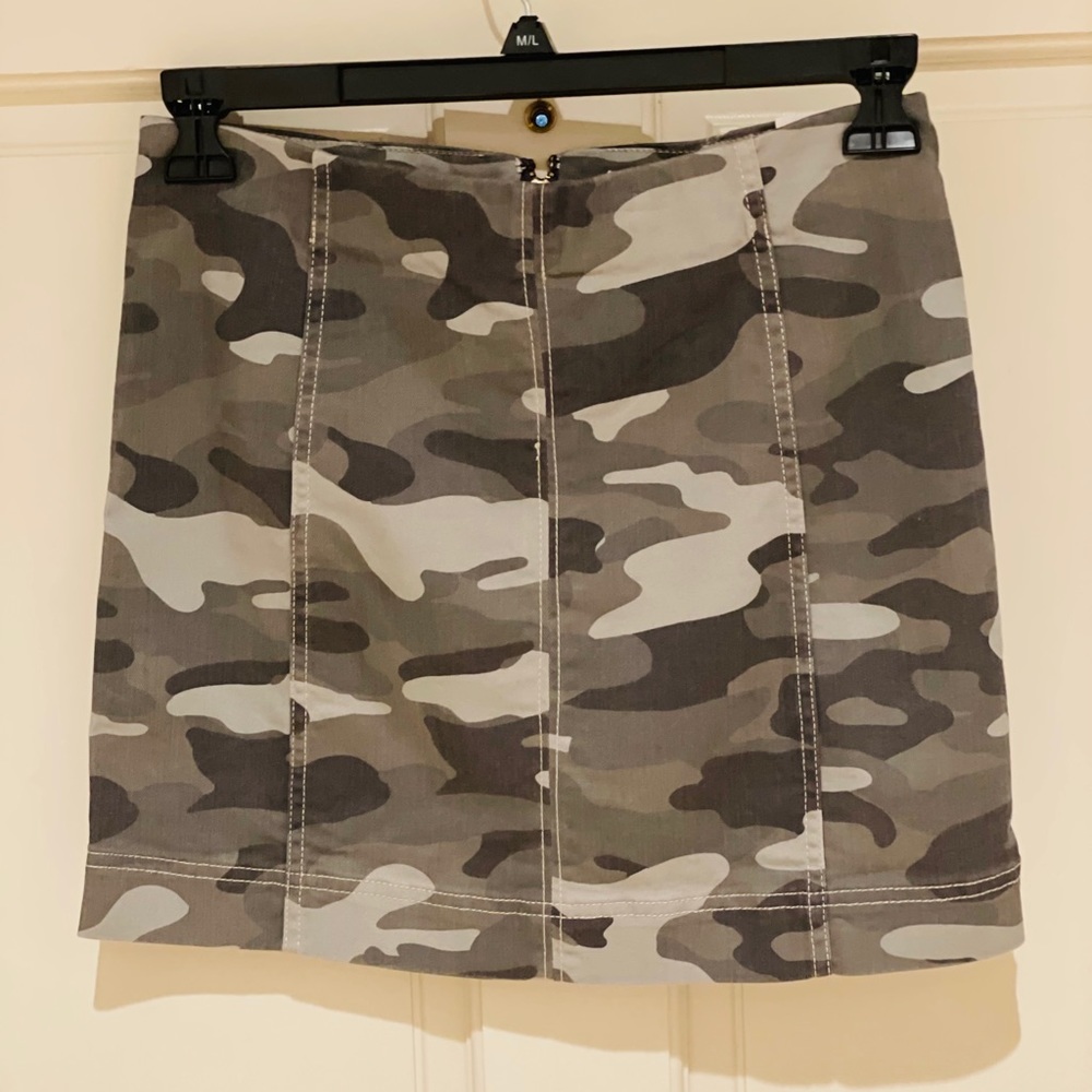 Camo Mini skirt! - Picture 7 of 7